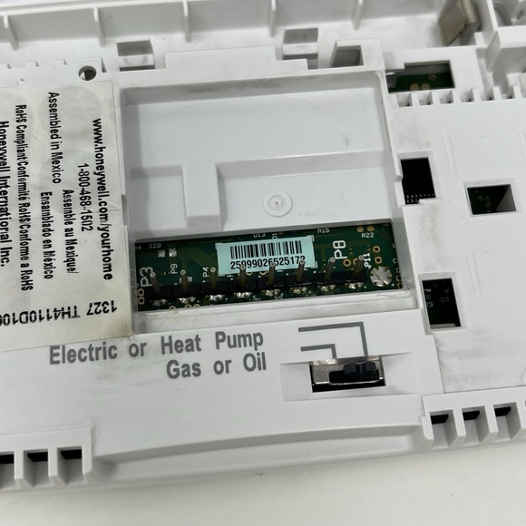 Honeywell PRO 4000 TH4110D1007 Programmable Thermostat Tested Used - Picture 10 of 10